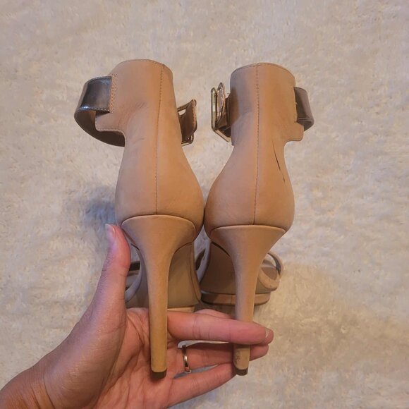 Beige/Gold Calvin Klein 4 inch heels, Size 9 - Picture 4 of 14